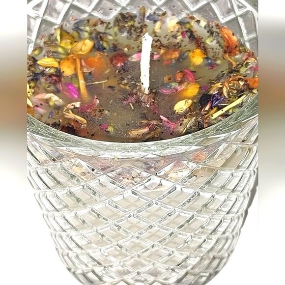 Hand crafted The witching Hour limited edition candle - Picture 7 of 9